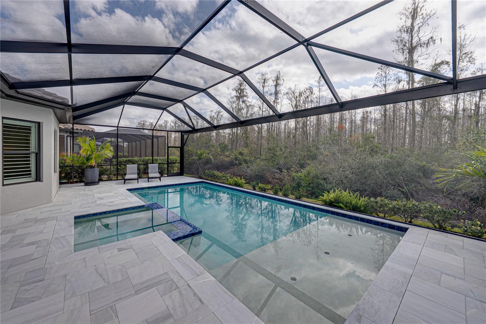 Image 75 of 79 For 4920 Freccia Loop