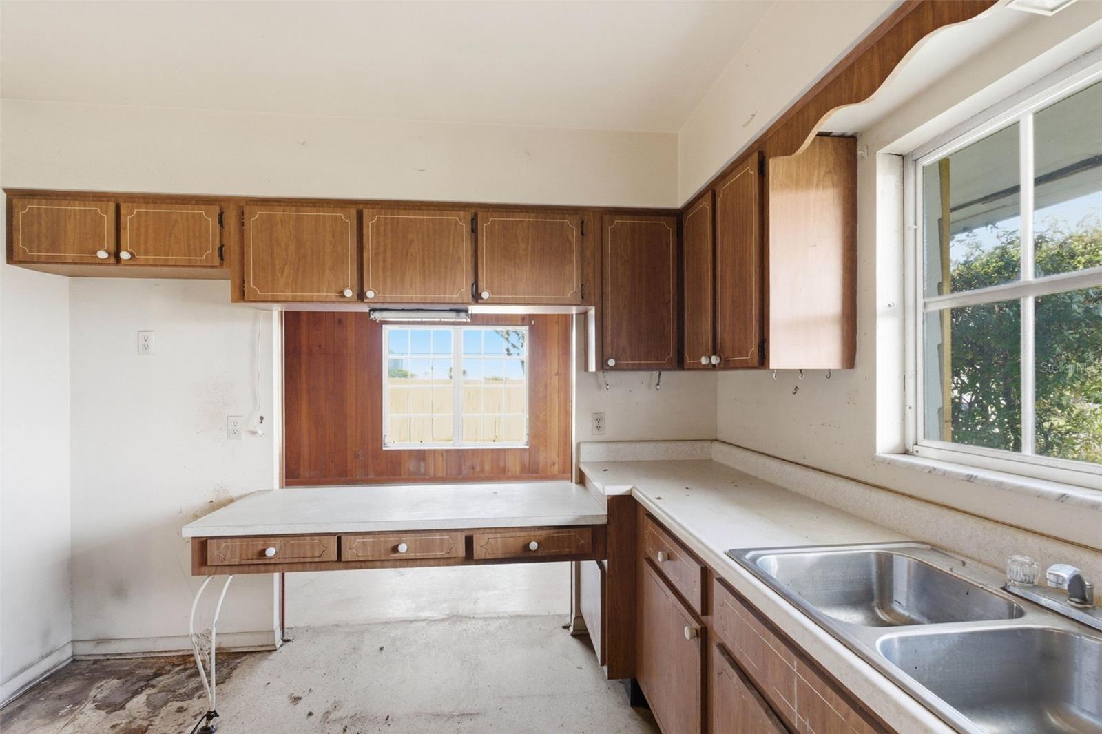 Image 14 of 42 For 2310 Harrison Drive