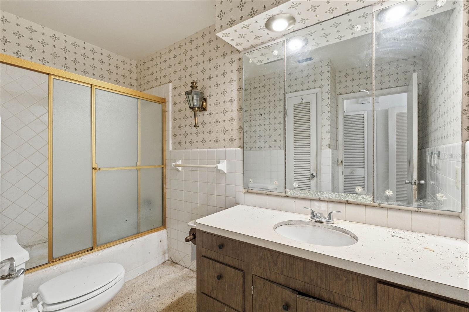 Image 20 of 42 For 2310 Harrison Drive