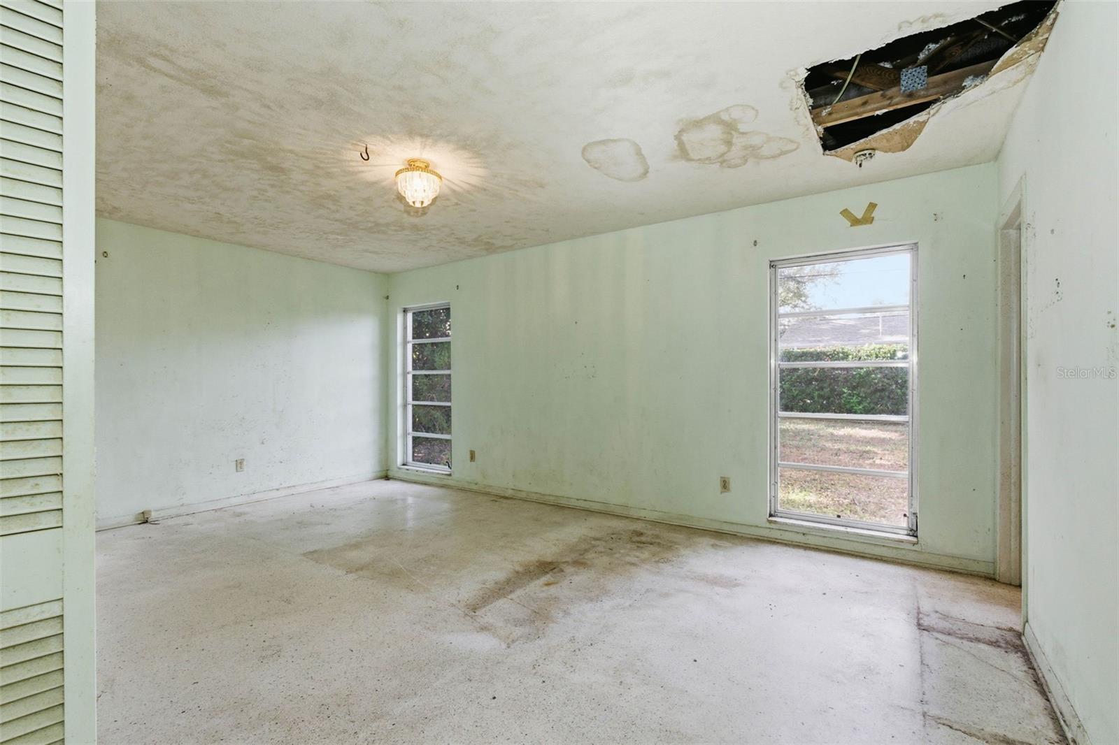 Image 28 of 42 For 2310 Harrison Drive