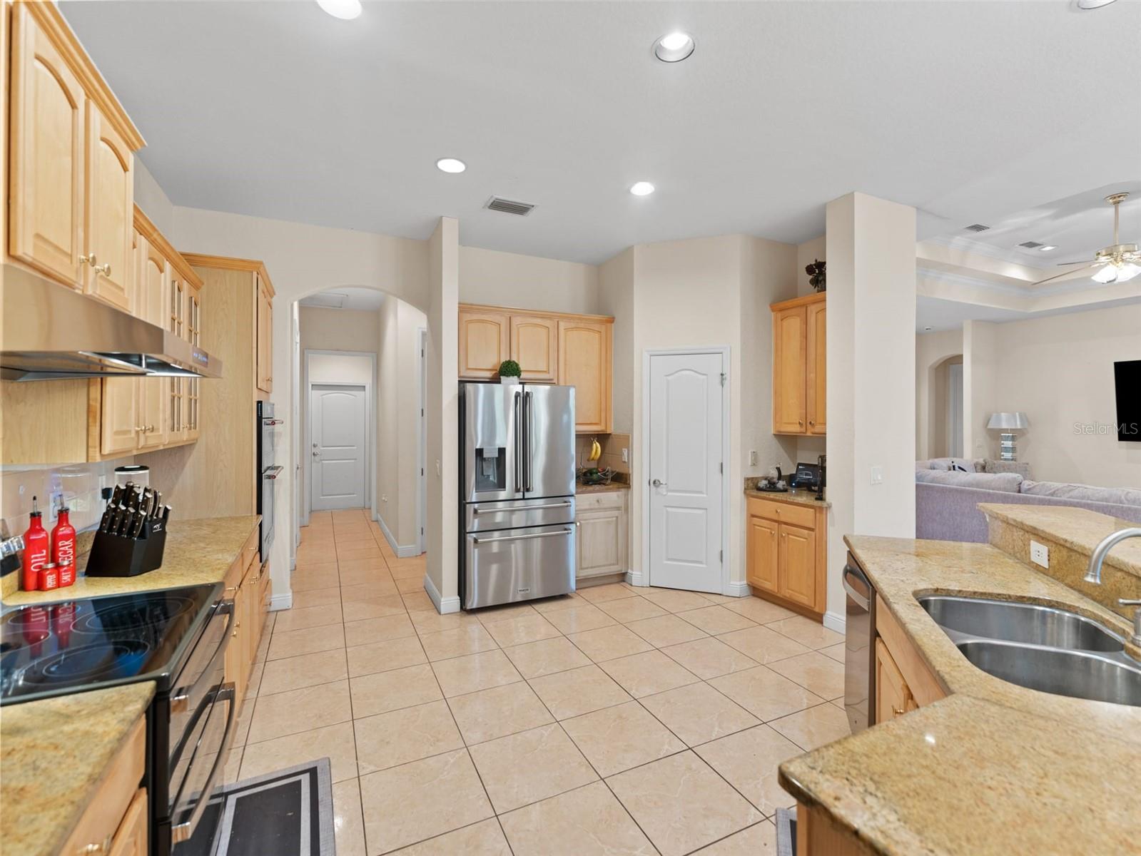 Image 6 of 31 For 11361 Science Drive