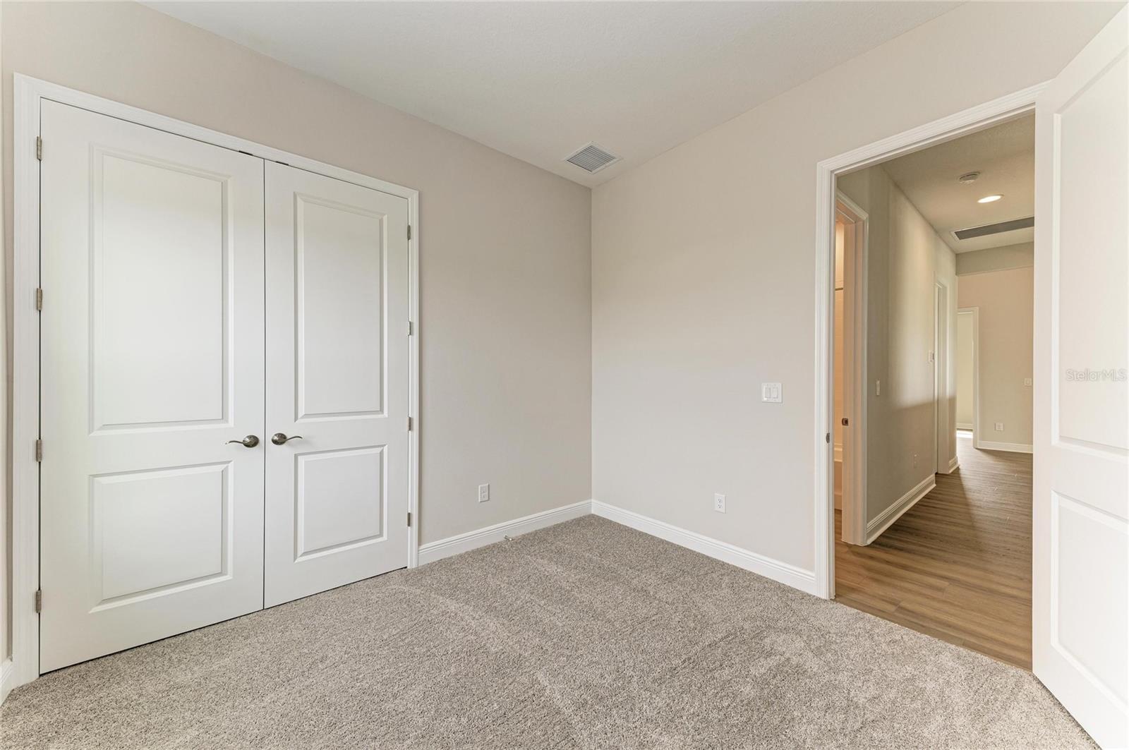 Image 25 of 38 For 10211 Longmeadow Avenue