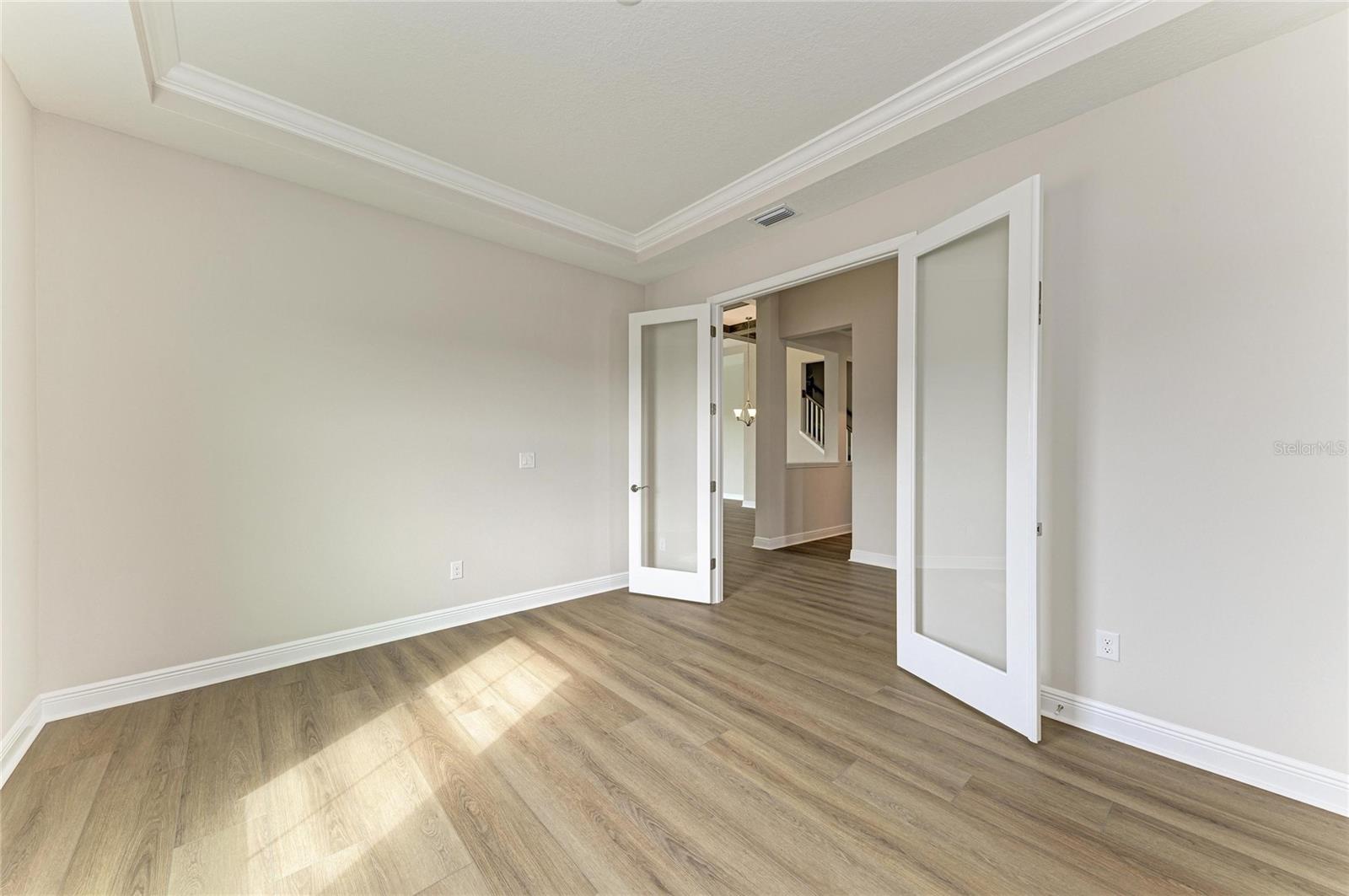 Image 31 of 38 For 10211 Longmeadow Avenue