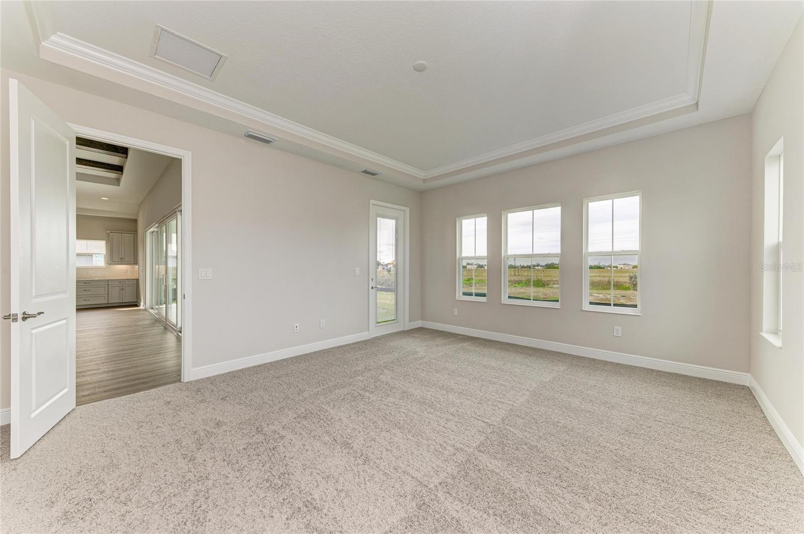 Image 5 of 38 For 10211 Longmeadow Avenue