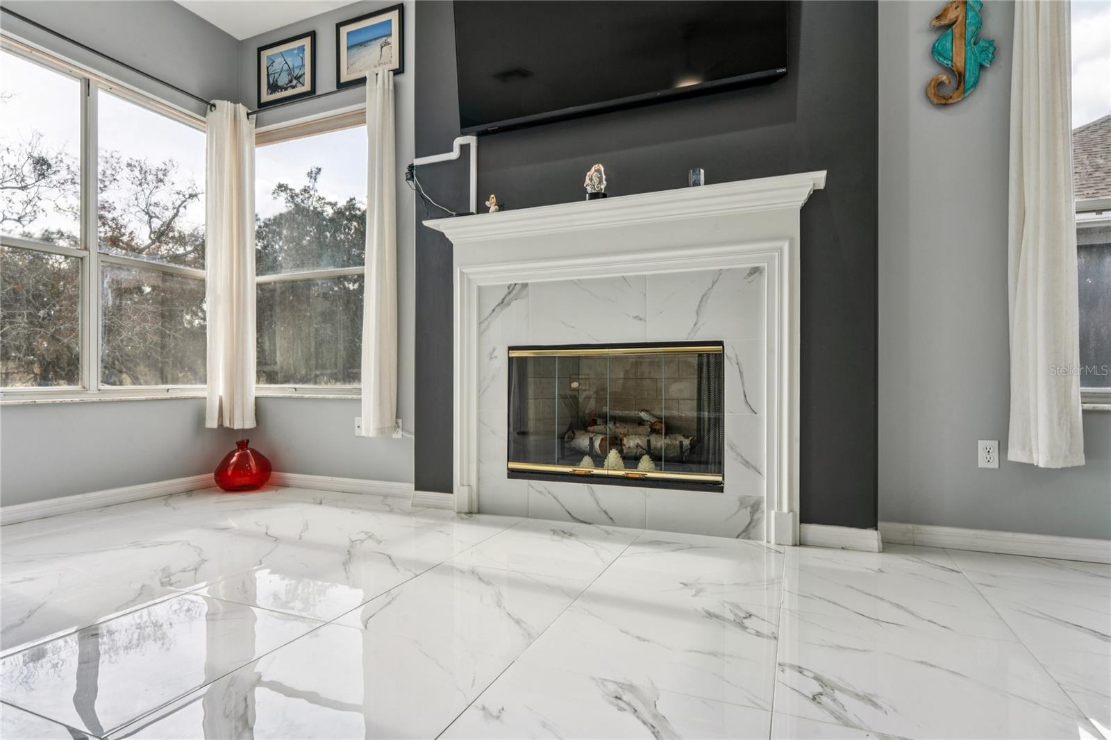 Image 15 of 76 For 6 Deerwood Drive