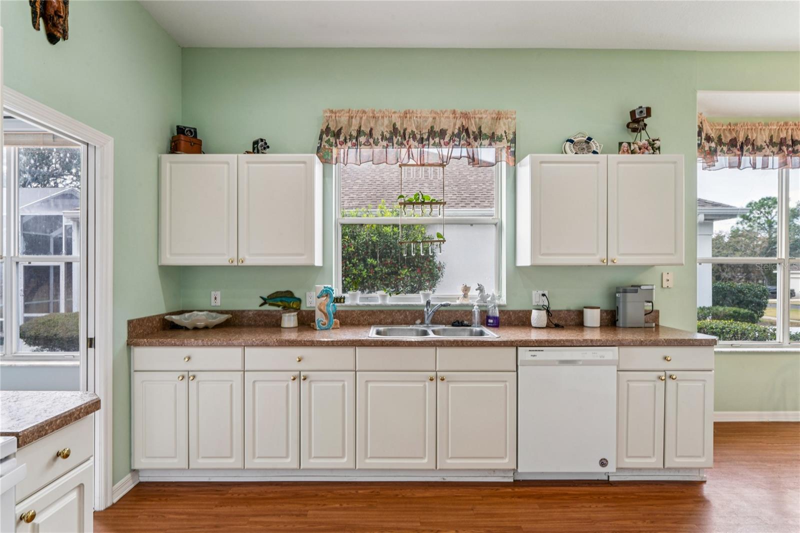 Image 21 of 76 For 6 Deerwood Drive