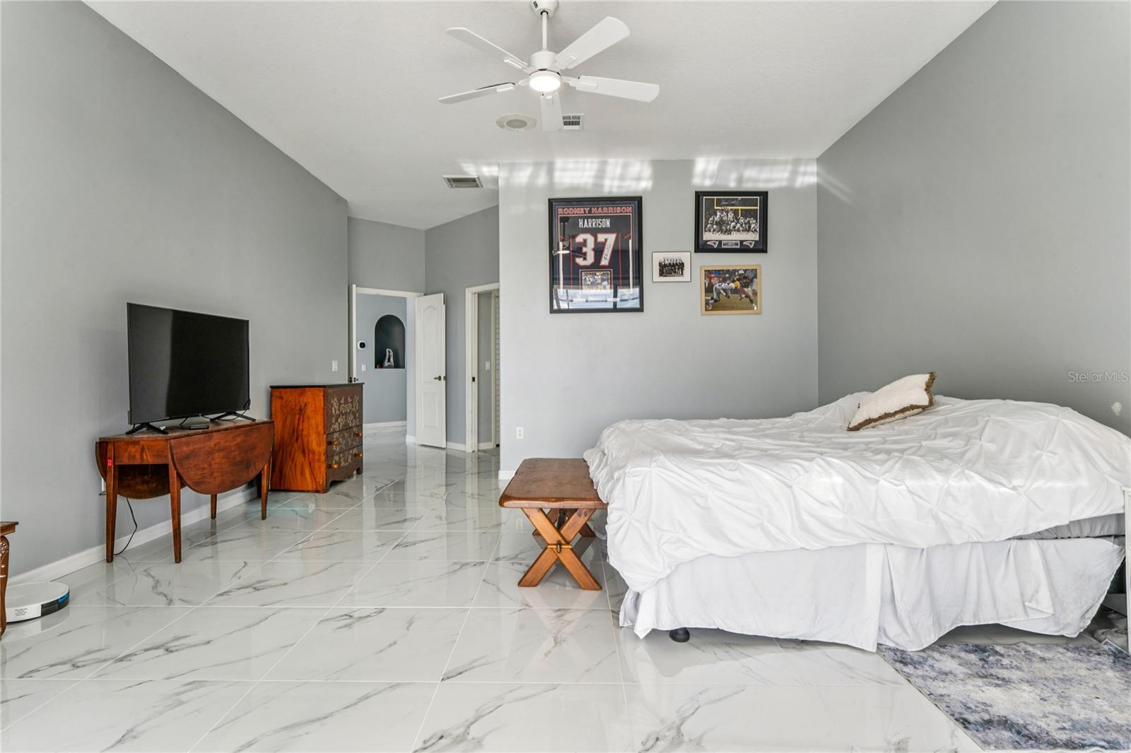 Image 28 of 76 For 6 Deerwood Drive