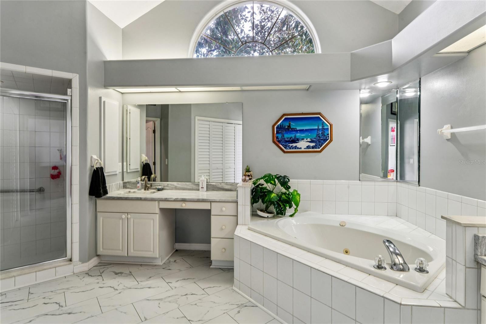 Image 29 of 76 For 6 Deerwood Drive