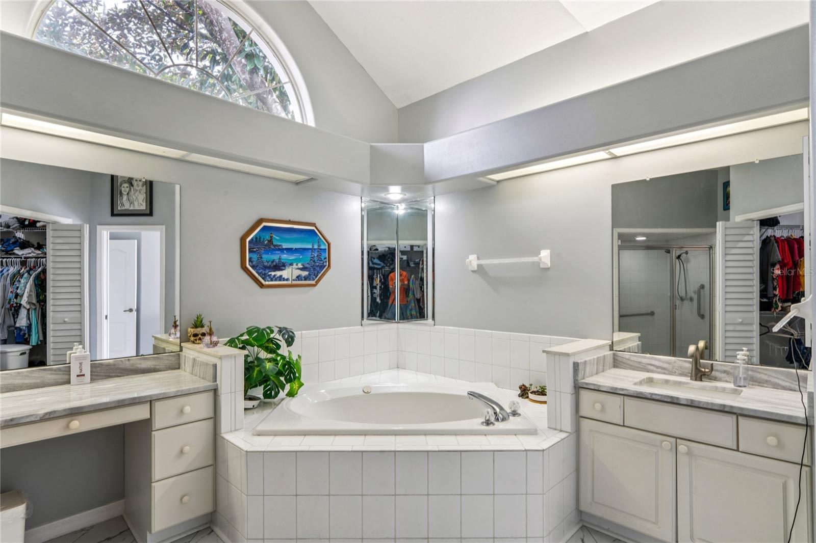 Image 31 of 76 For 6 Deerwood Drive