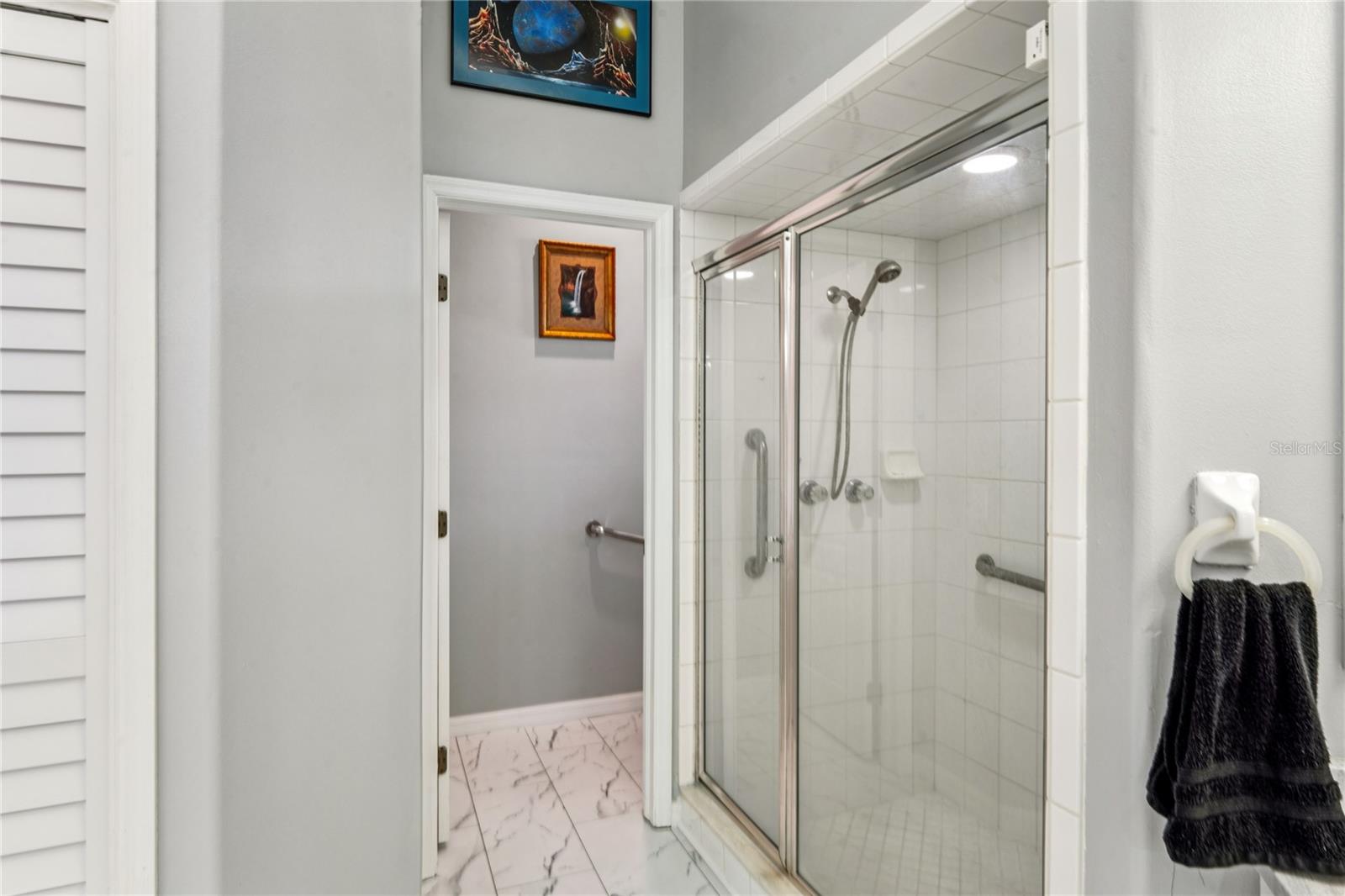 Image 32 of 76 For 6 Deerwood Drive