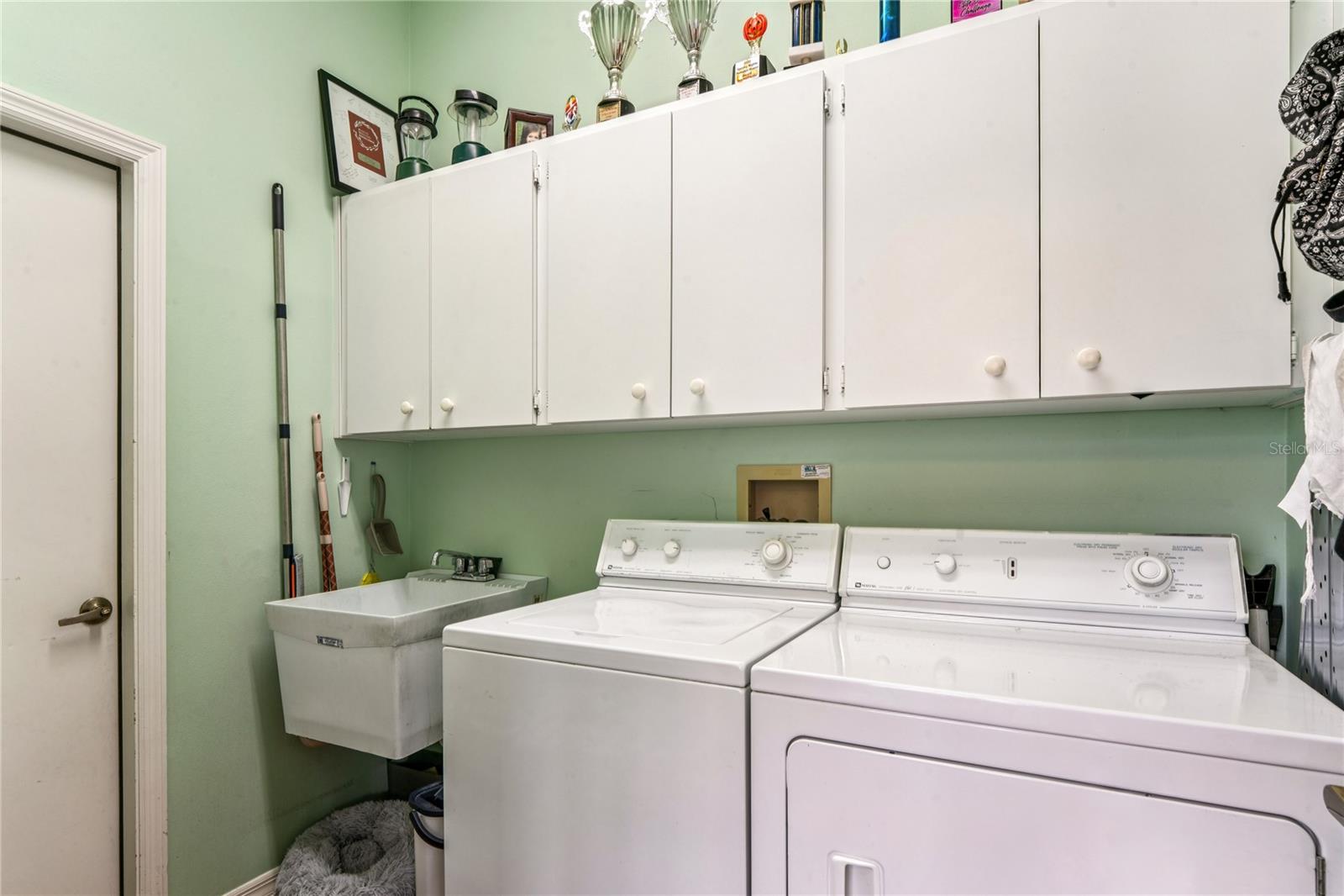 Image 58 of 76 For 6 Deerwood Drive