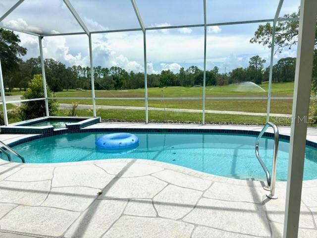 Image 6 of 76 For 6 Deerwood Drive