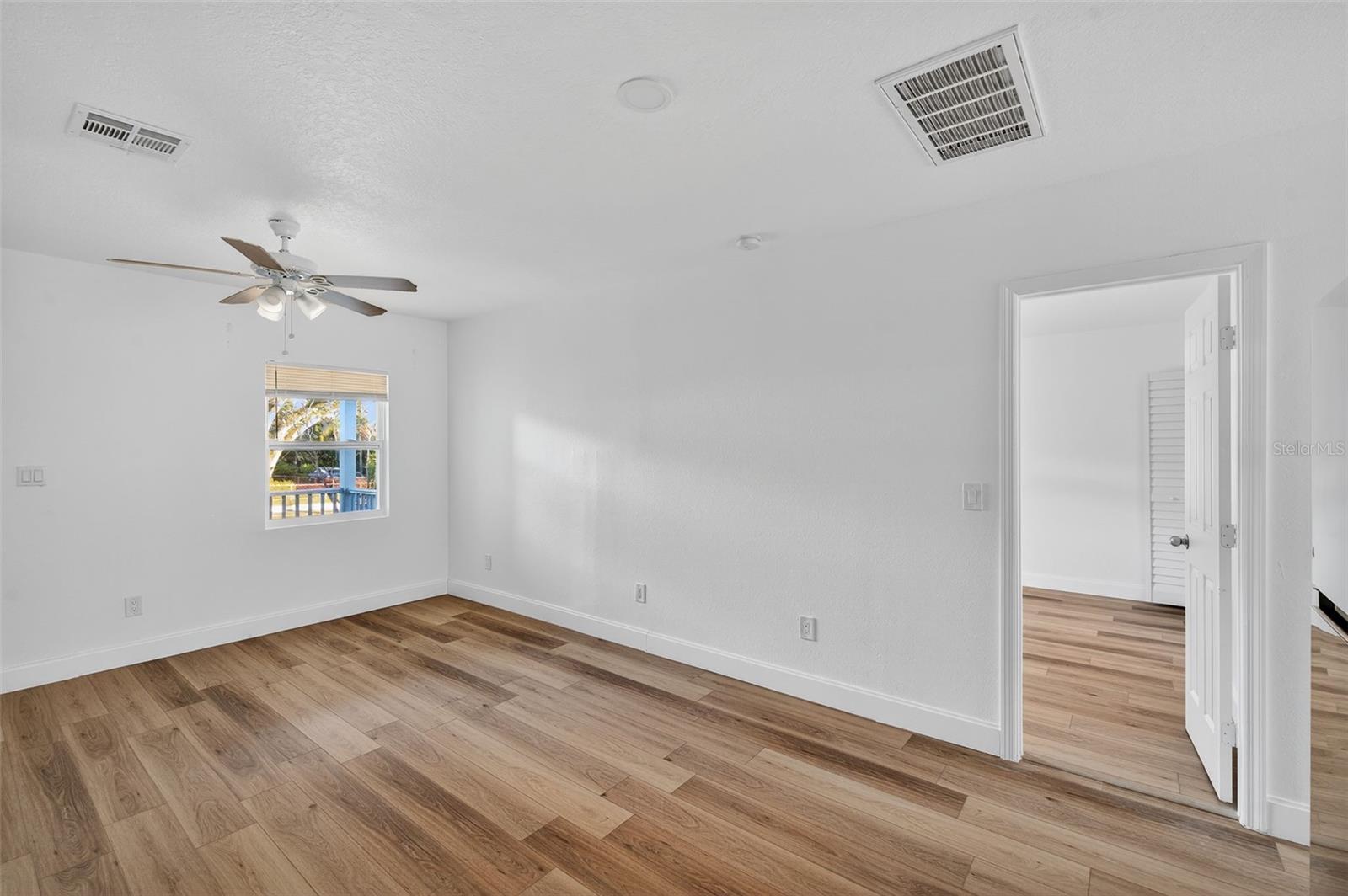 Image 15 of 77 For 1933 10th Street S