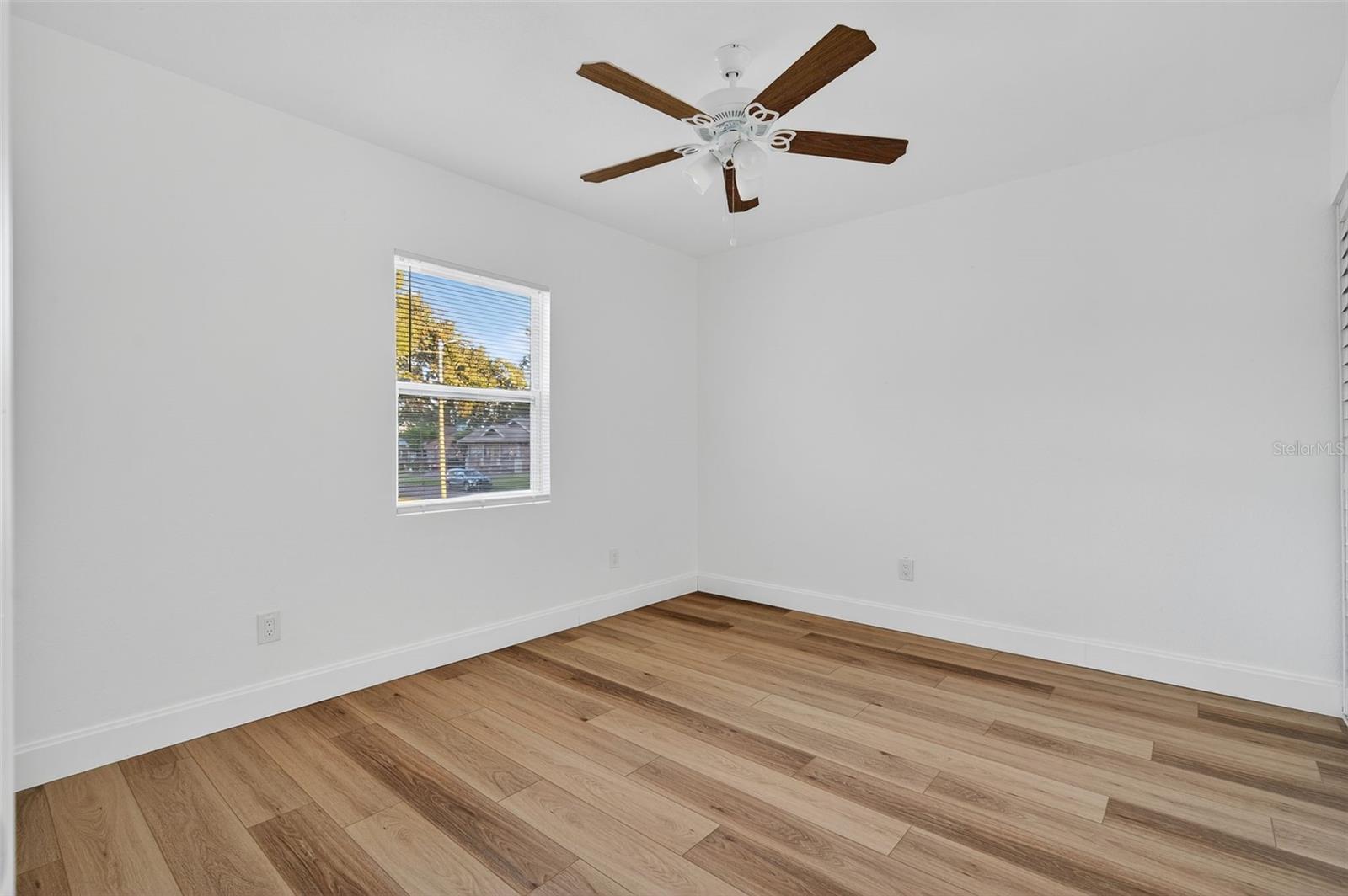 Image 16 of 77 For 1933 10th Street S