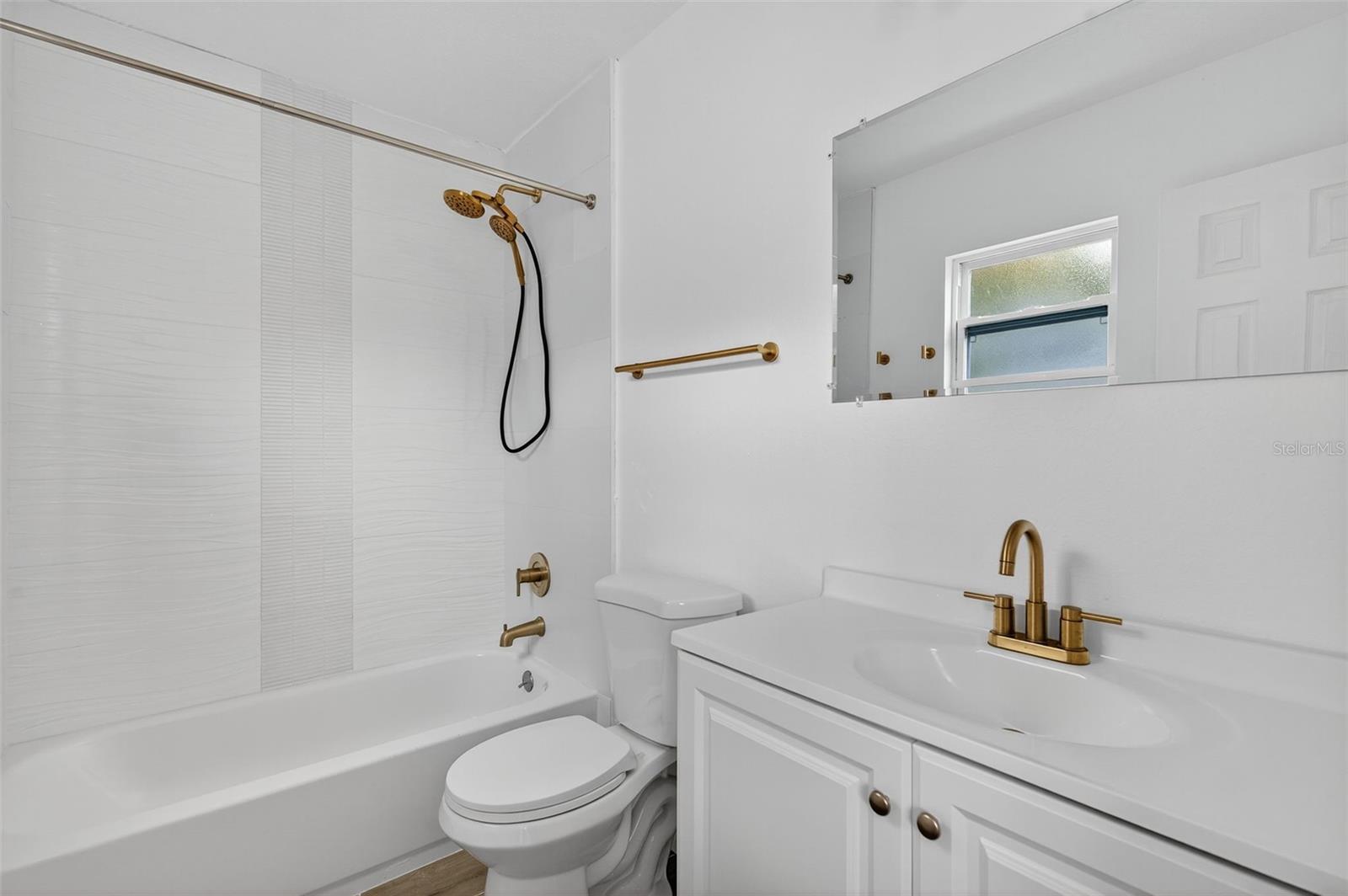 Image 20 of 77 For 1933 10th Street S