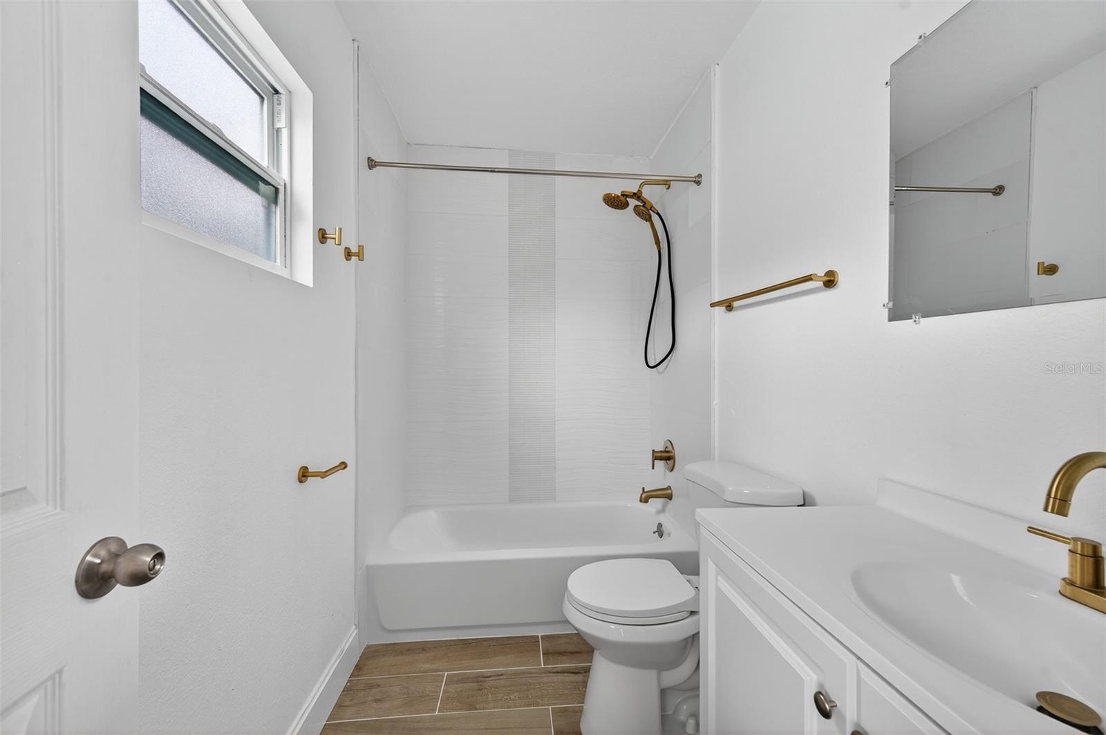 Image 21 of 77 For 1933 10th Street S