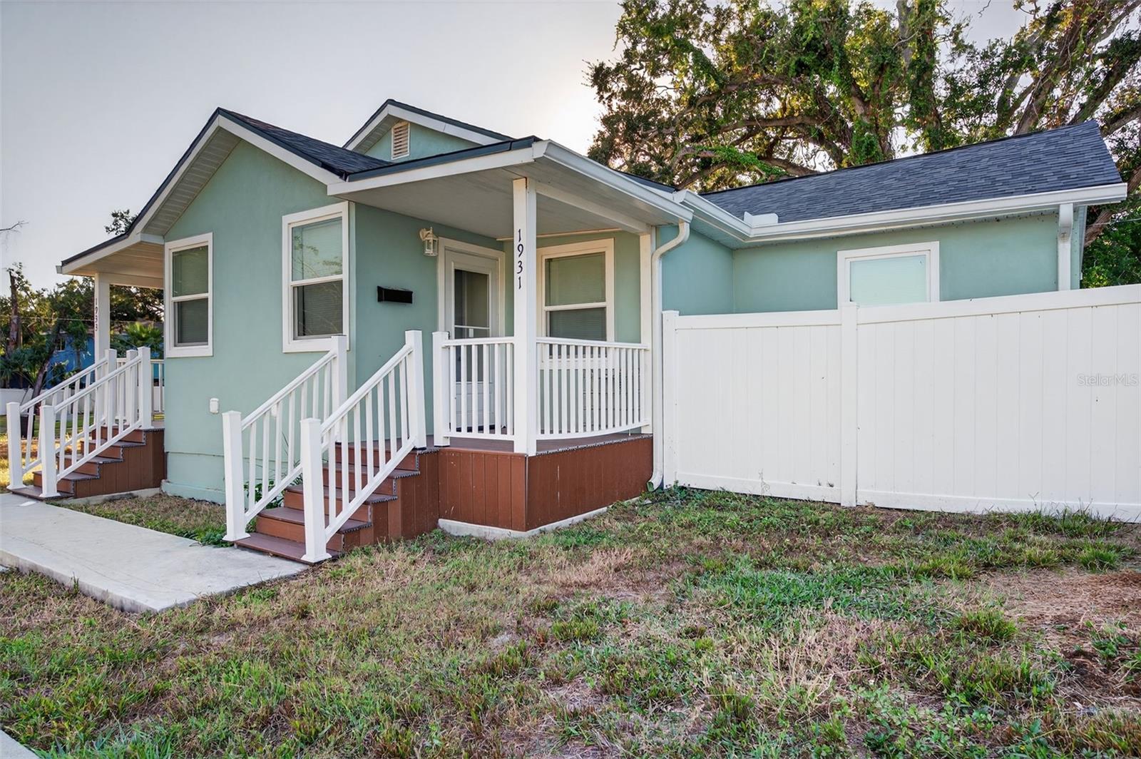 Image 27 of 77 For 1933 10th Street S