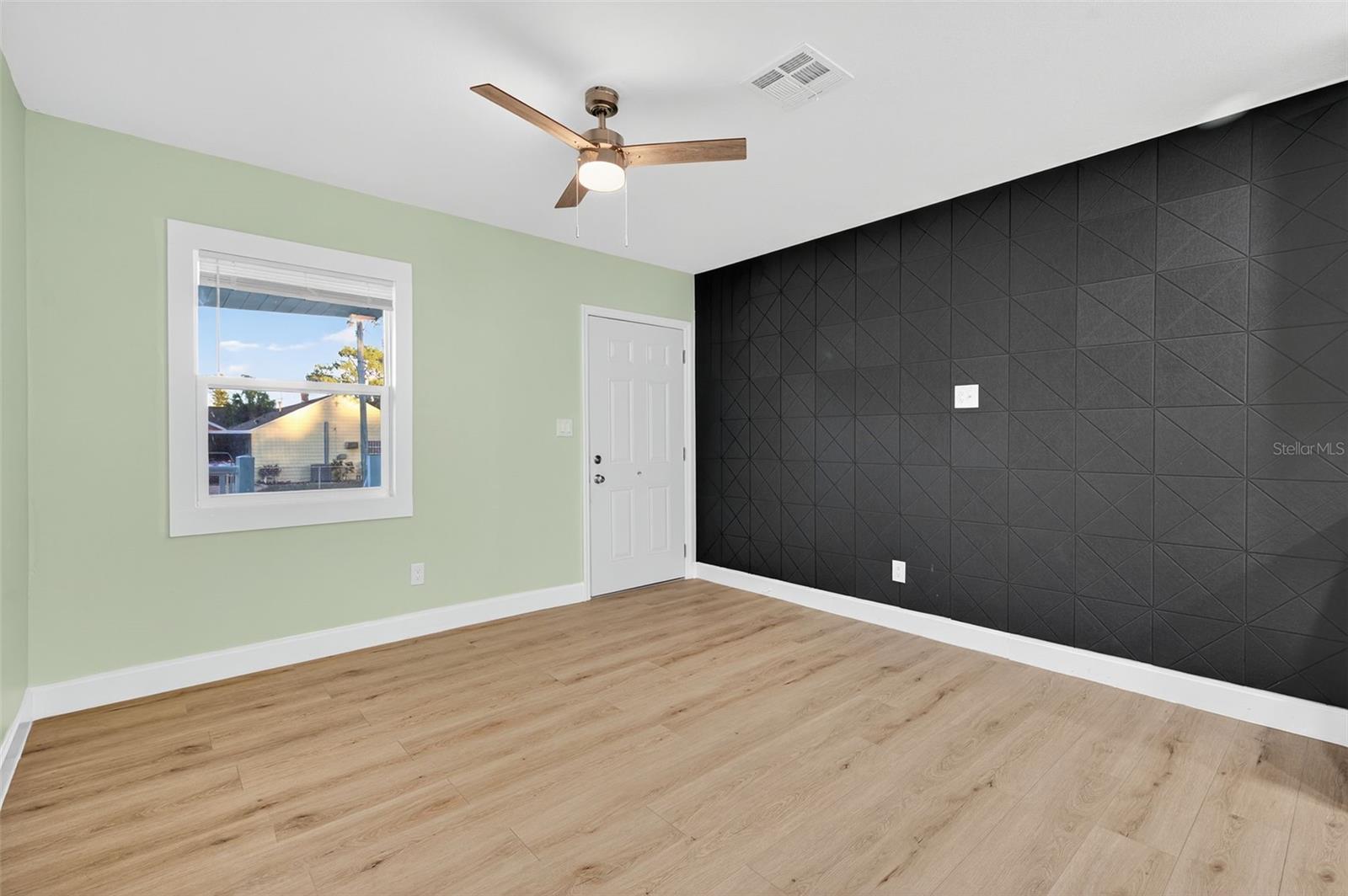 Image 34 of 77 For 1933 10th Street S