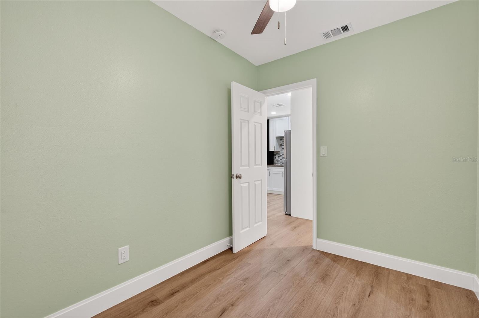 Image 44 of 77 For 1933 10th Street S