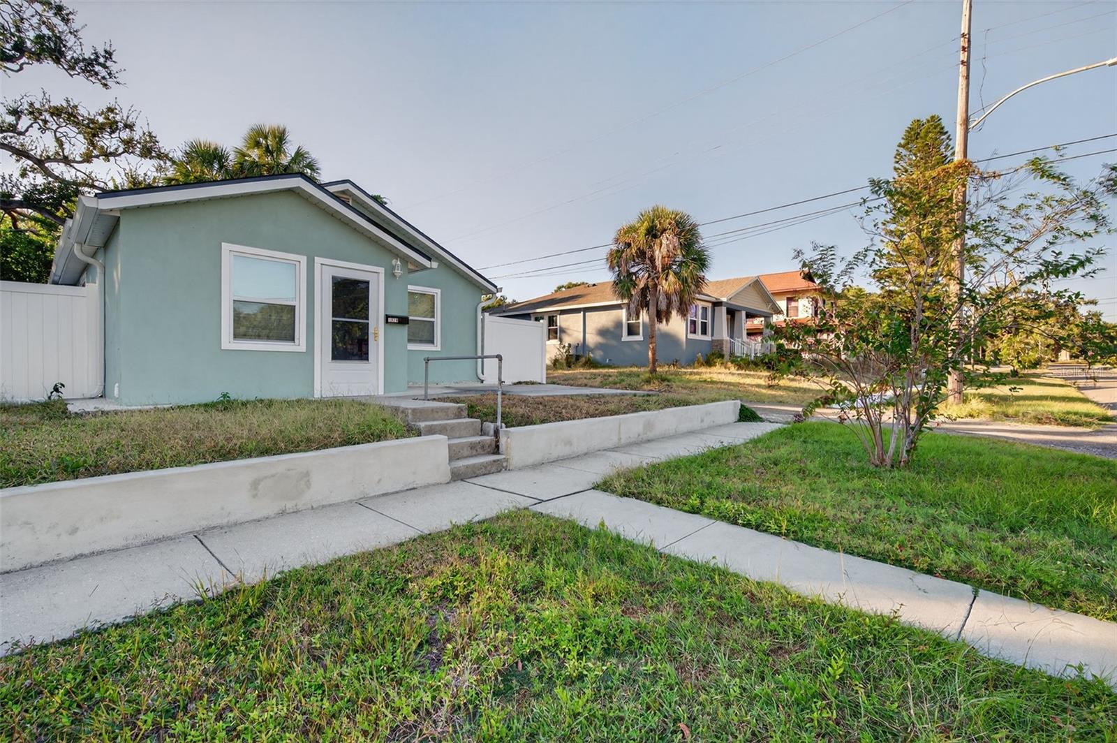 Image 52 of 77 For 1933 10th Street S