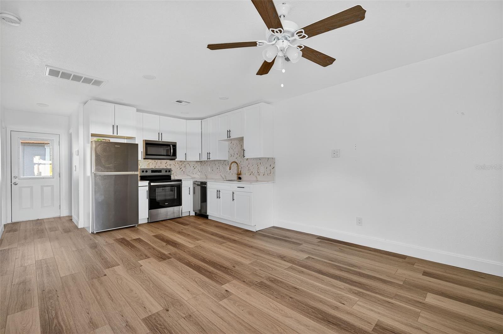 Image 8 of 77 For 1933 10th Street S