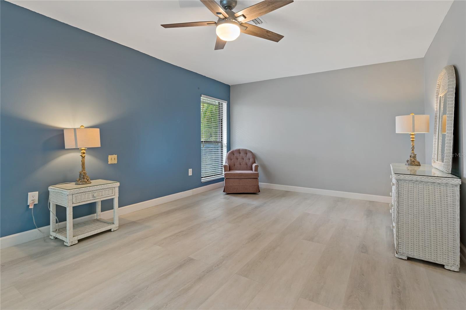 Image 17 of 55 For 710 Treasure Boat Way