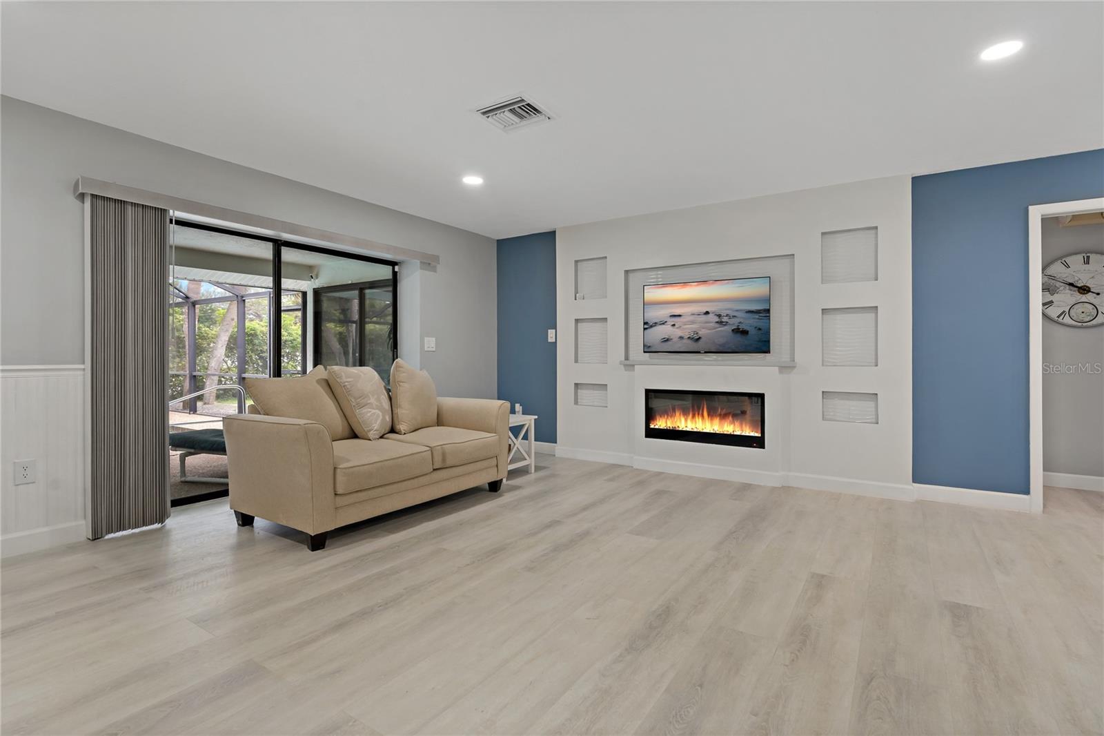 Image 7 of 55 For 710 Treasure Boat Way