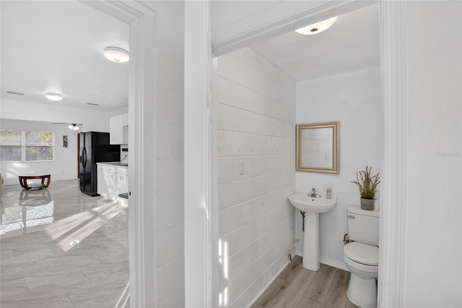 Image 25 of 43 For 2350 38th Avenue N