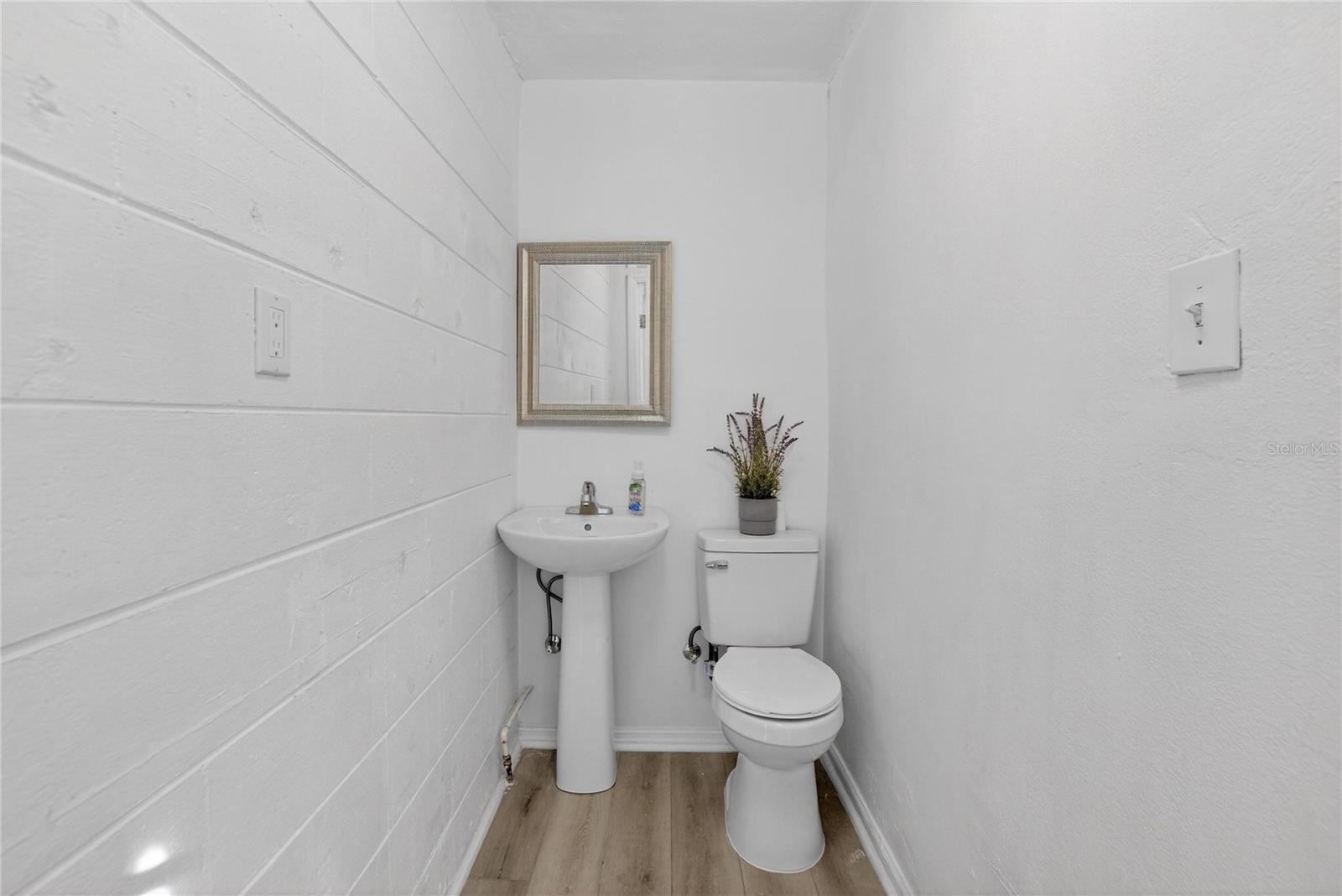 Image 26 of 43 For 2350 38th Avenue N