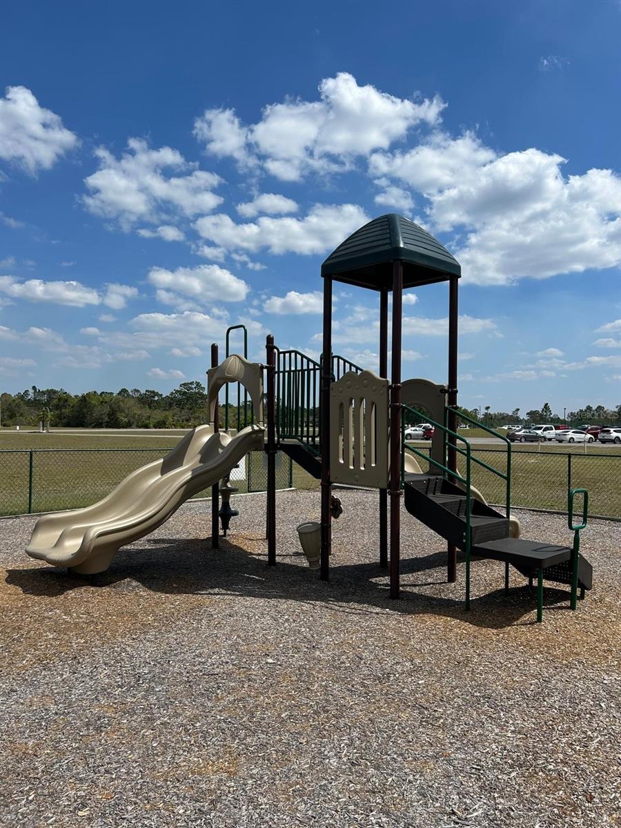 Image 5 of 14 For 216 Bougainville Drive