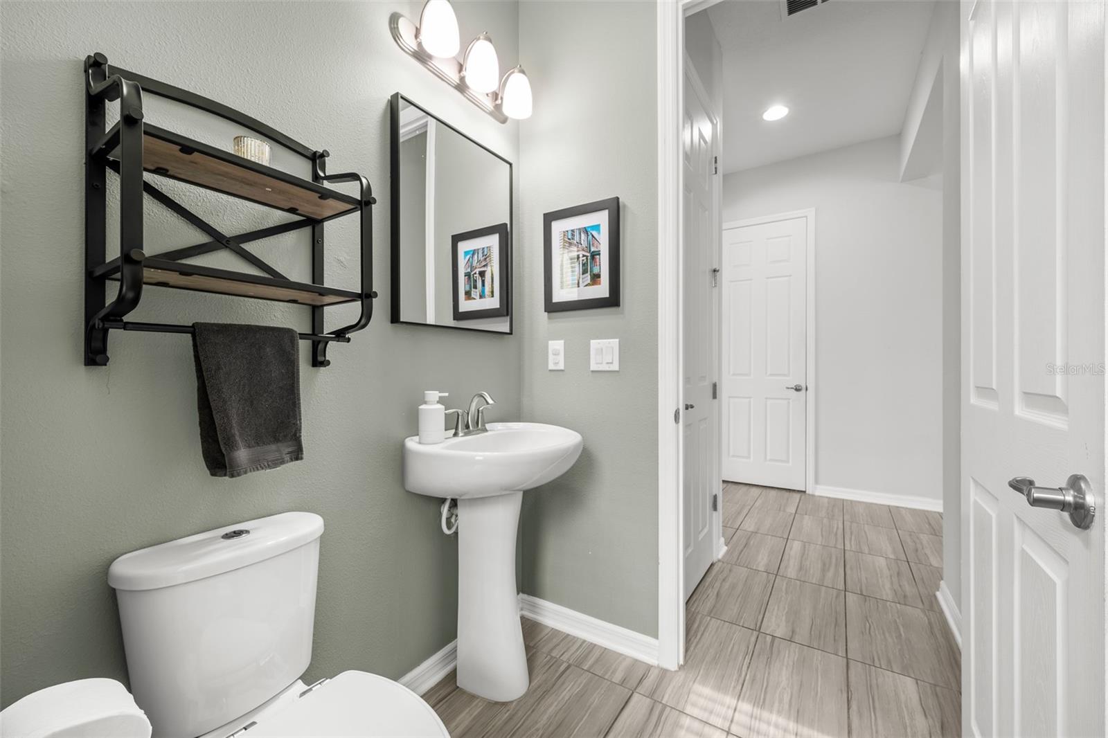 Image 34 of 79 For 4515 Rolling Green Drive