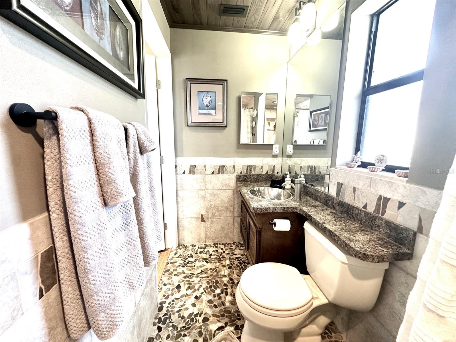 Image 18 of 34 For 14622 Pinecrest Drive