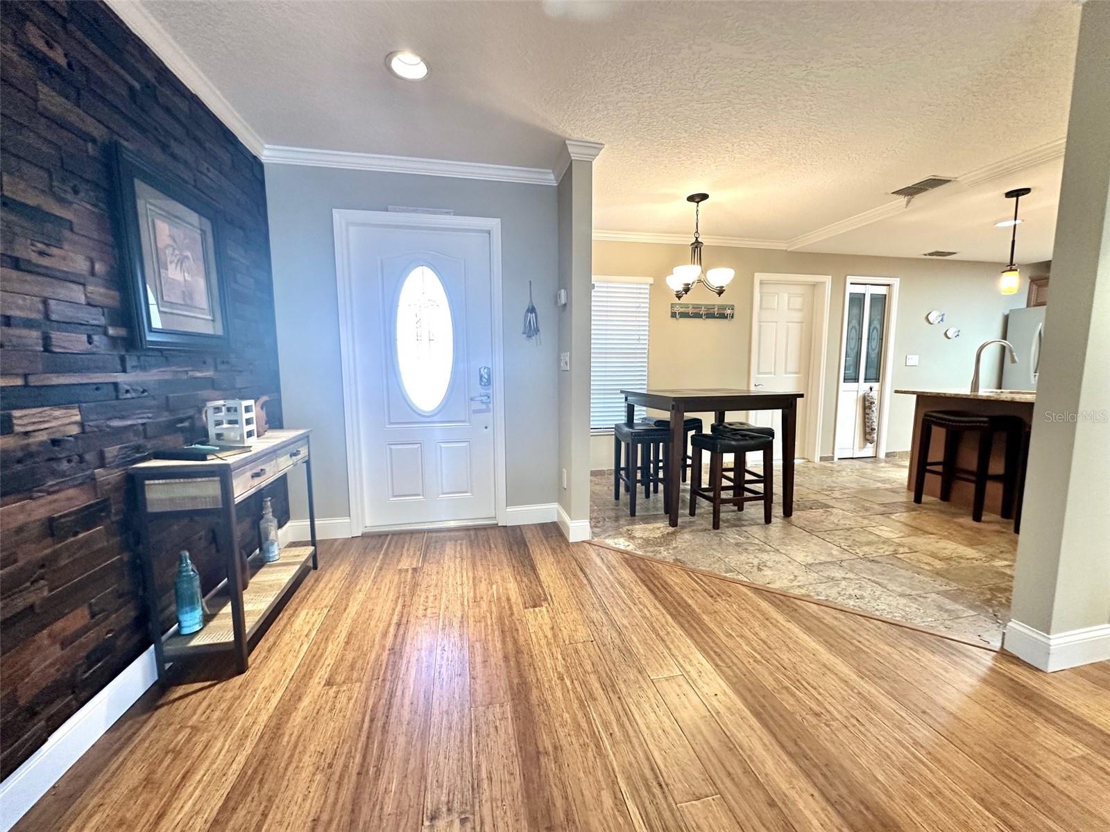 Image 4 of 34 For 14622 Pinecrest Drive