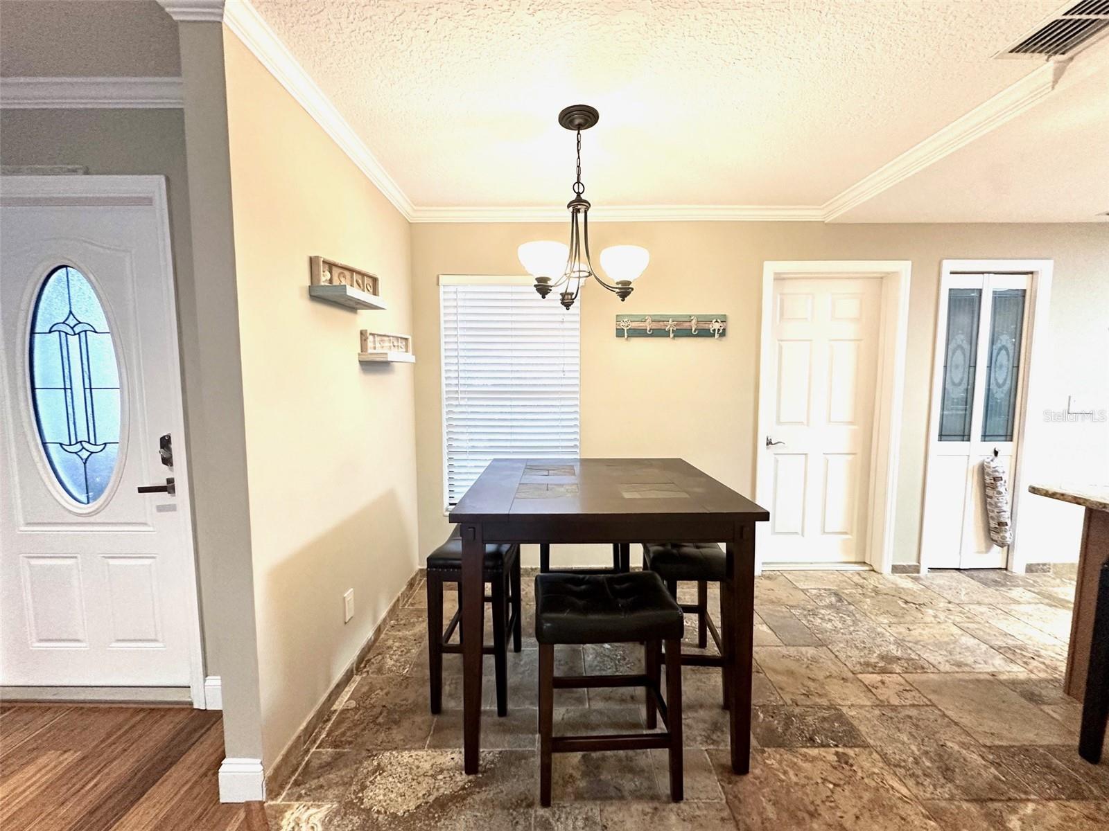 Image 9 of 34 For 14622 Pinecrest Drive