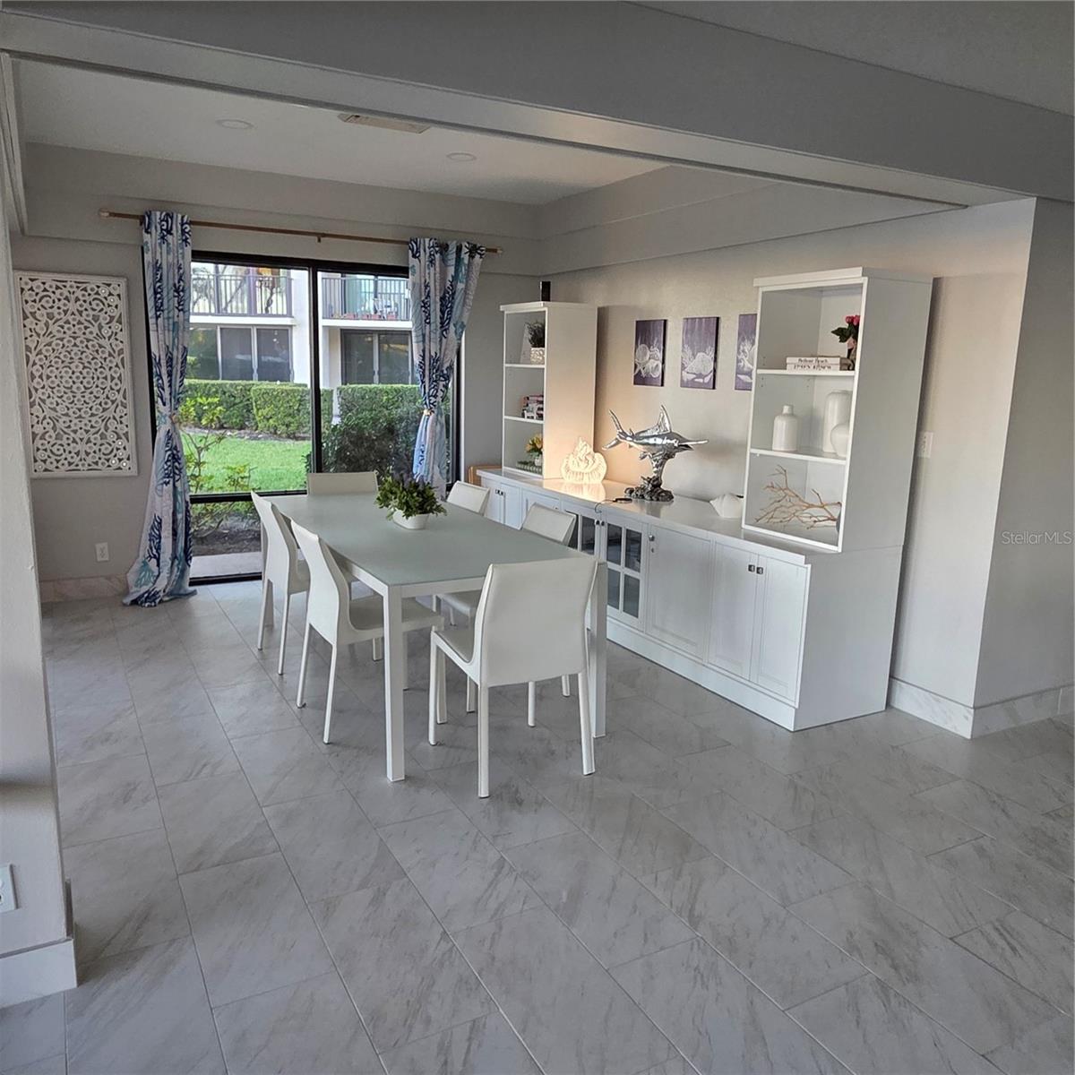 Image 13 of 33 For 100 Oakmont Lane 305