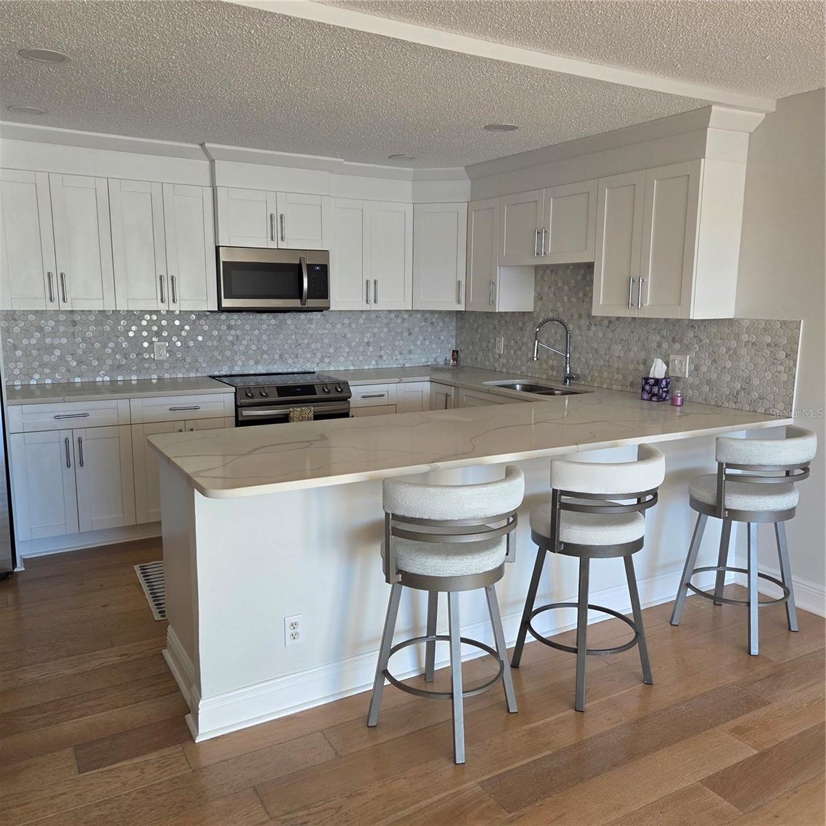 Image 16 of 33 For 100 Oakmont Lane 305