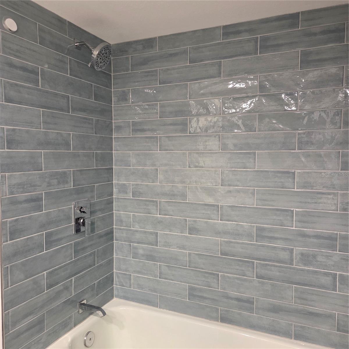 Image 19 of 33 For 100 Oakmont Lane 305