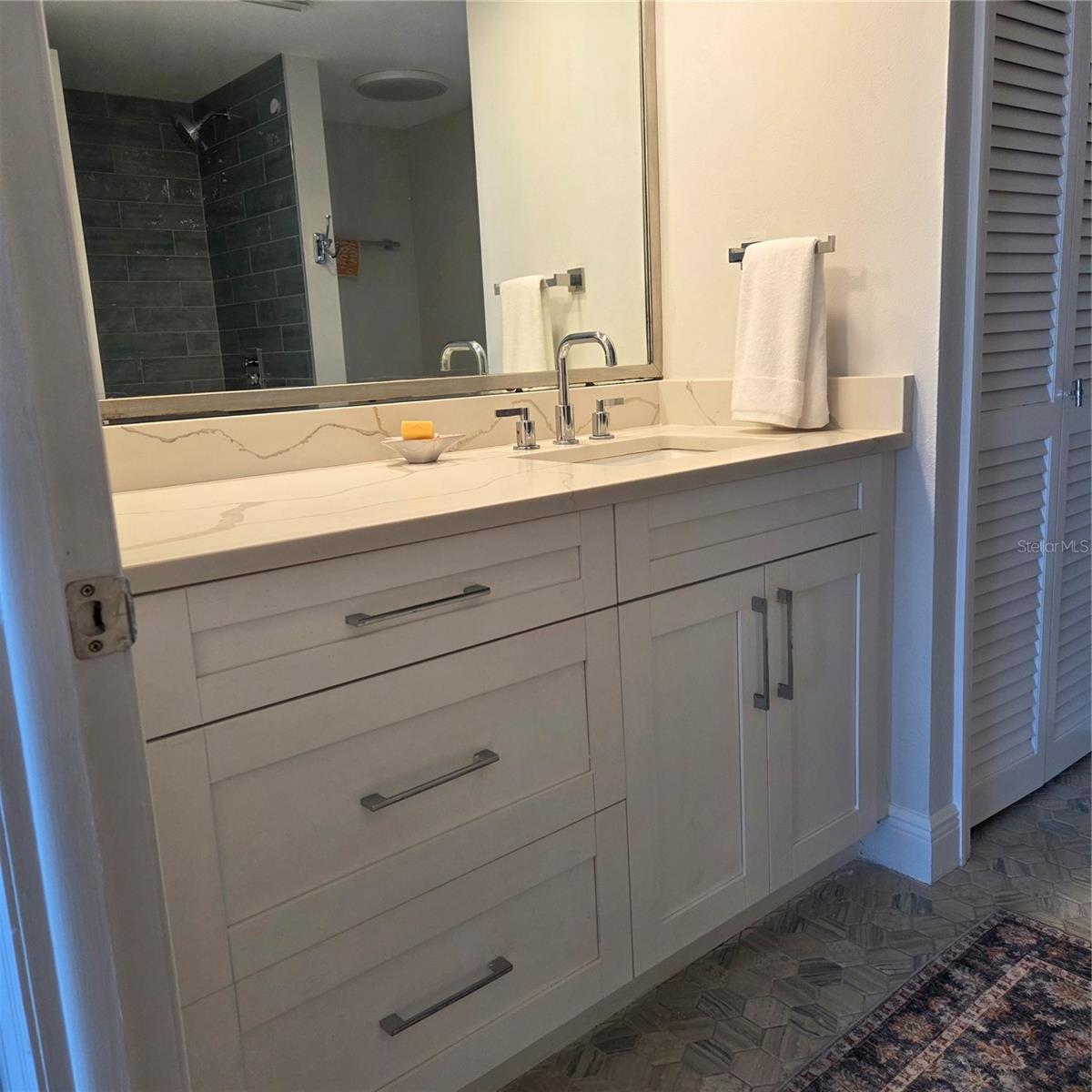 Image 20 of 33 For 100 Oakmont Lane 305