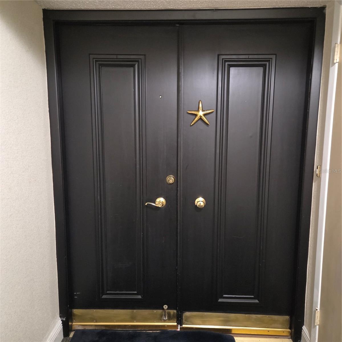 Image 27 of 33 For 100 Oakmont Lane 305