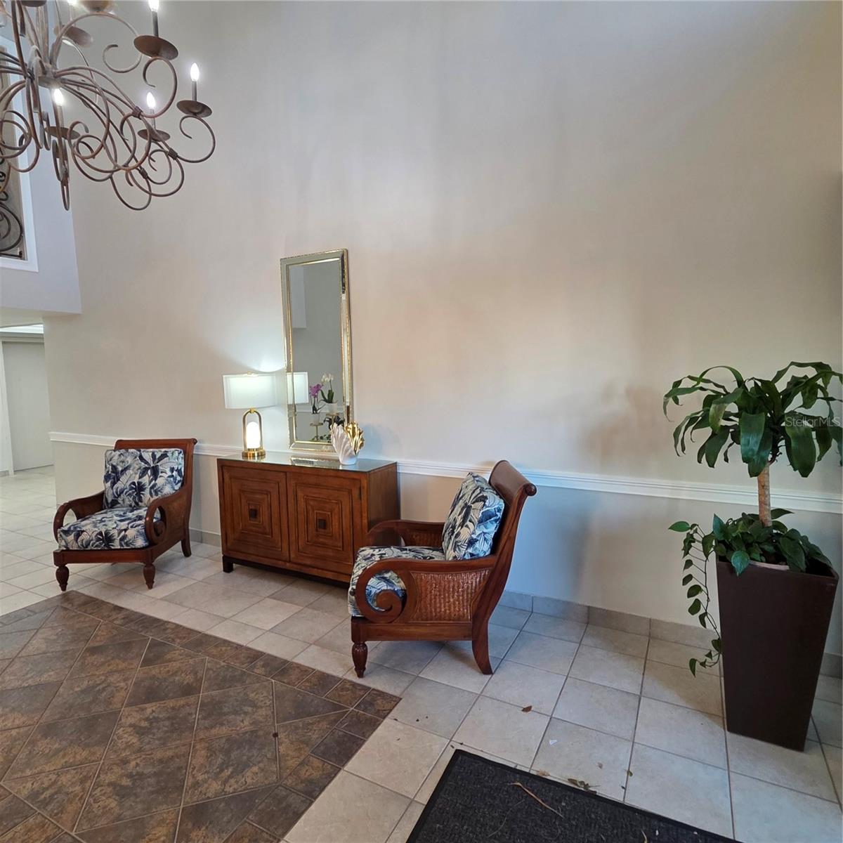 Image 5 of 33 For 100 Oakmont Lane 305