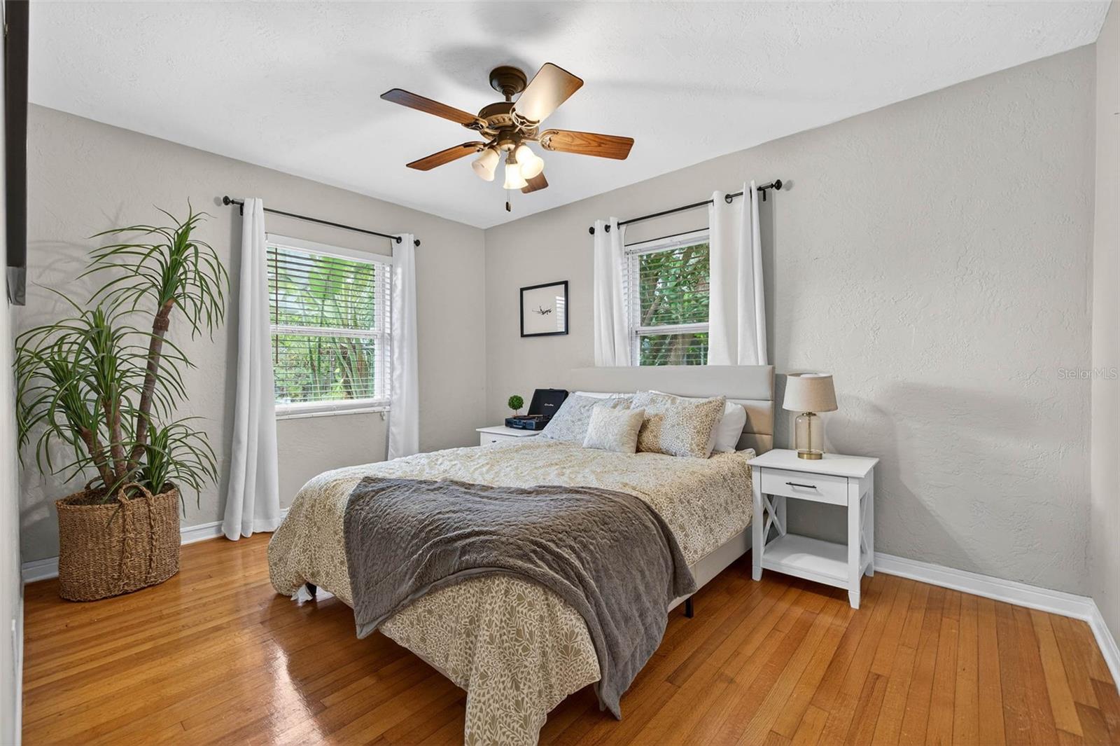 Image 10 of 21 For 1021 35th Avenue N