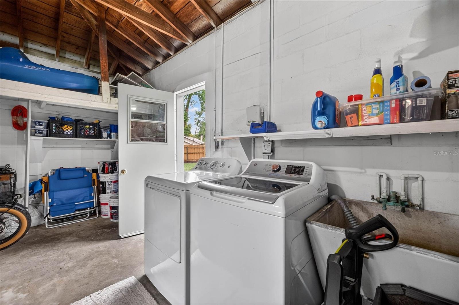 Image 17 of 21 For 1021 35th Avenue N