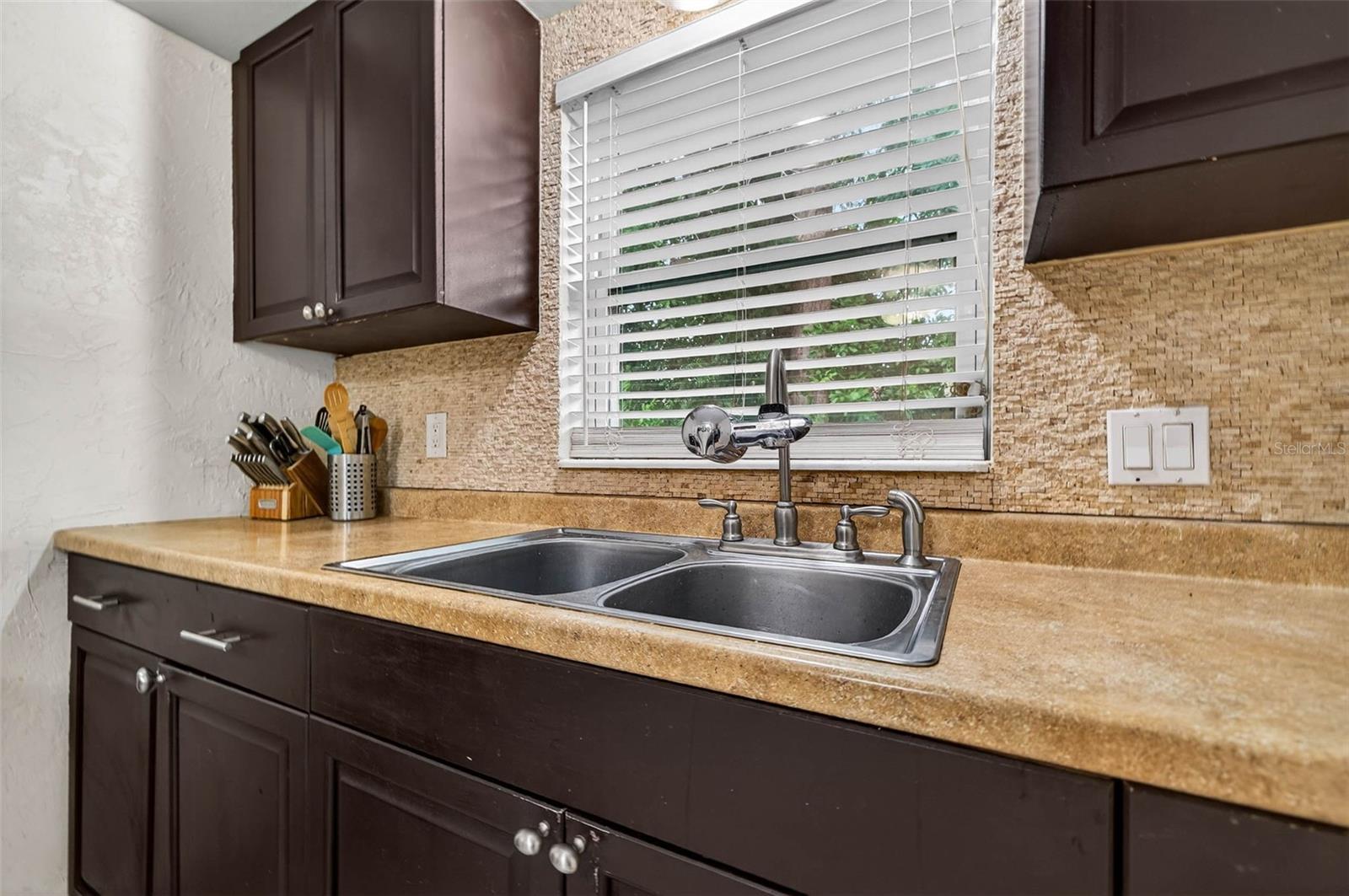 Image 7 of 21 For 1021 35th Avenue N