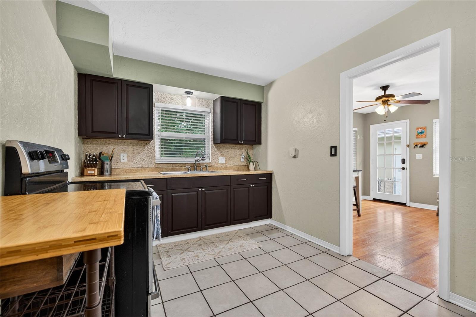 Image 8 of 21 For 1021 35th Avenue N