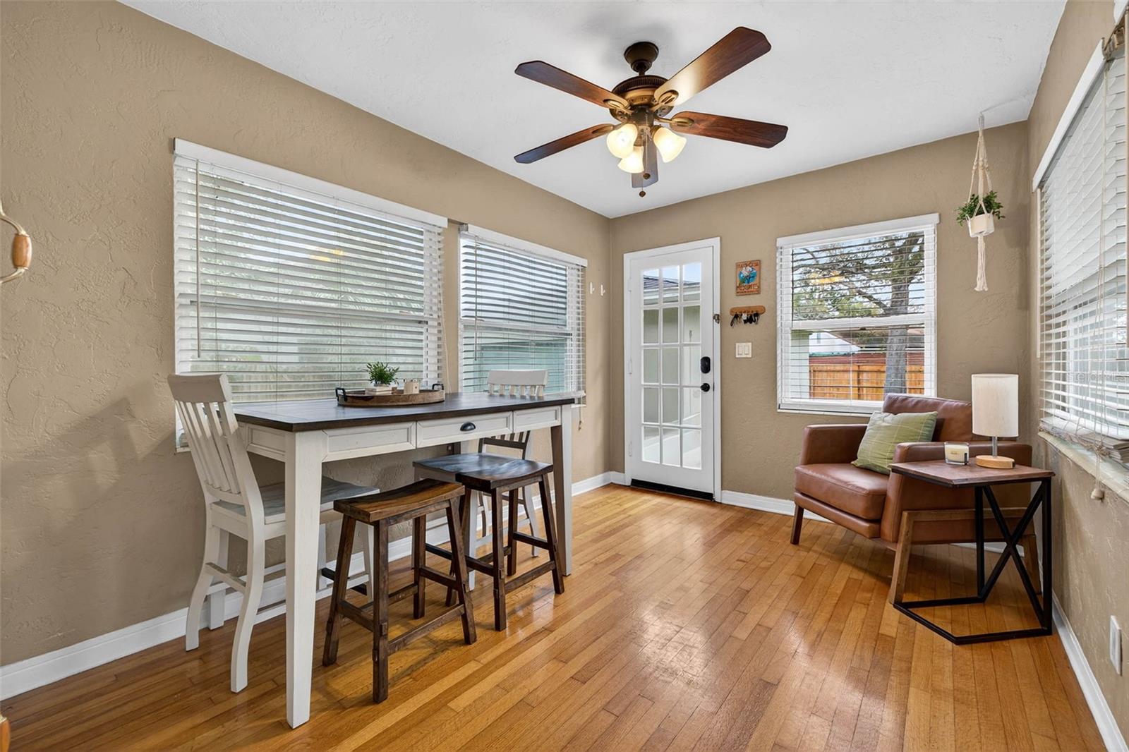 Image 9 of 21 For 1021 35th Avenue N