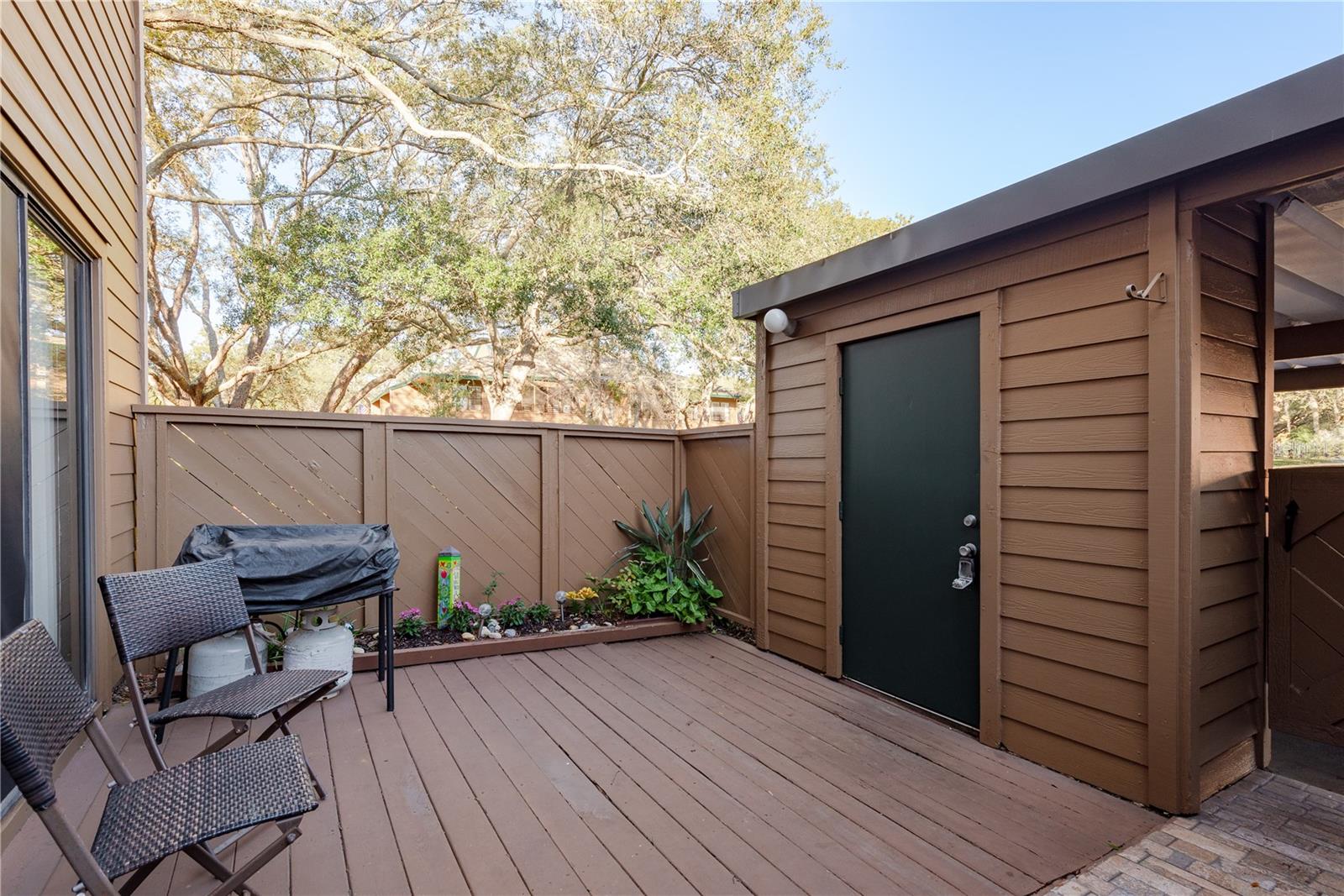 Image 21 of 25 For 1901 Lennox Road E 1901