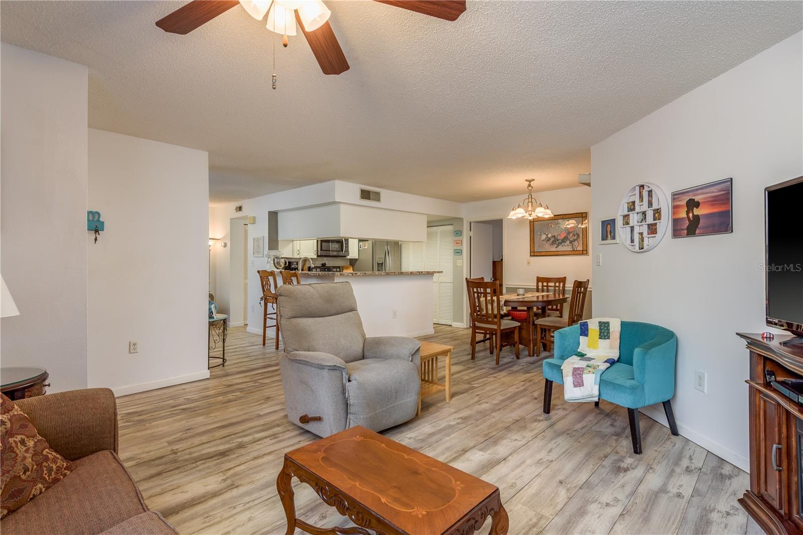 Image 5 of 25 For 1901 Lennox Road E 1901