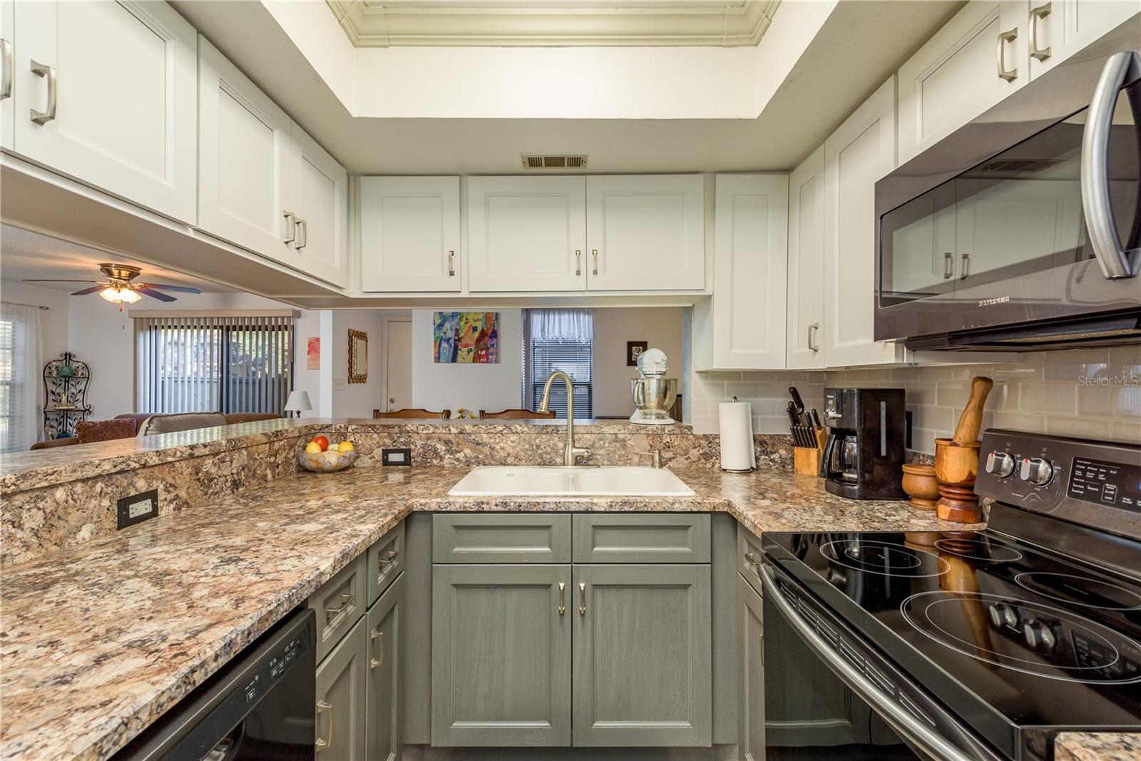 Image 8 of 25 For 1901 Lennox Road E 1901