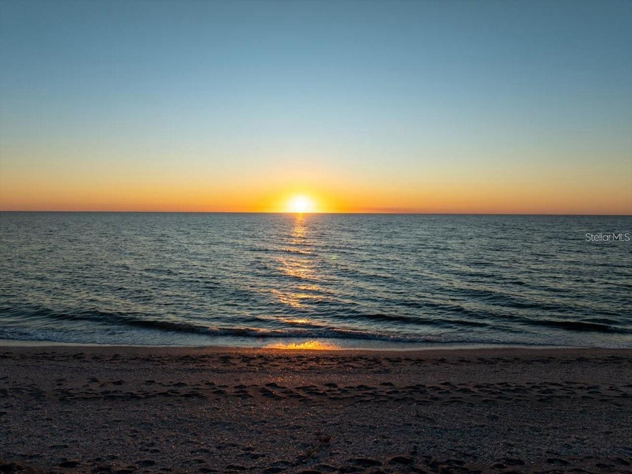 Image 7 of 75 For 8030 Manasota Key Road