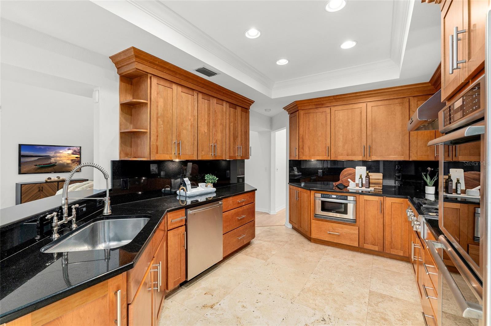 Image 12 of 46 For 4404 Azeele Street